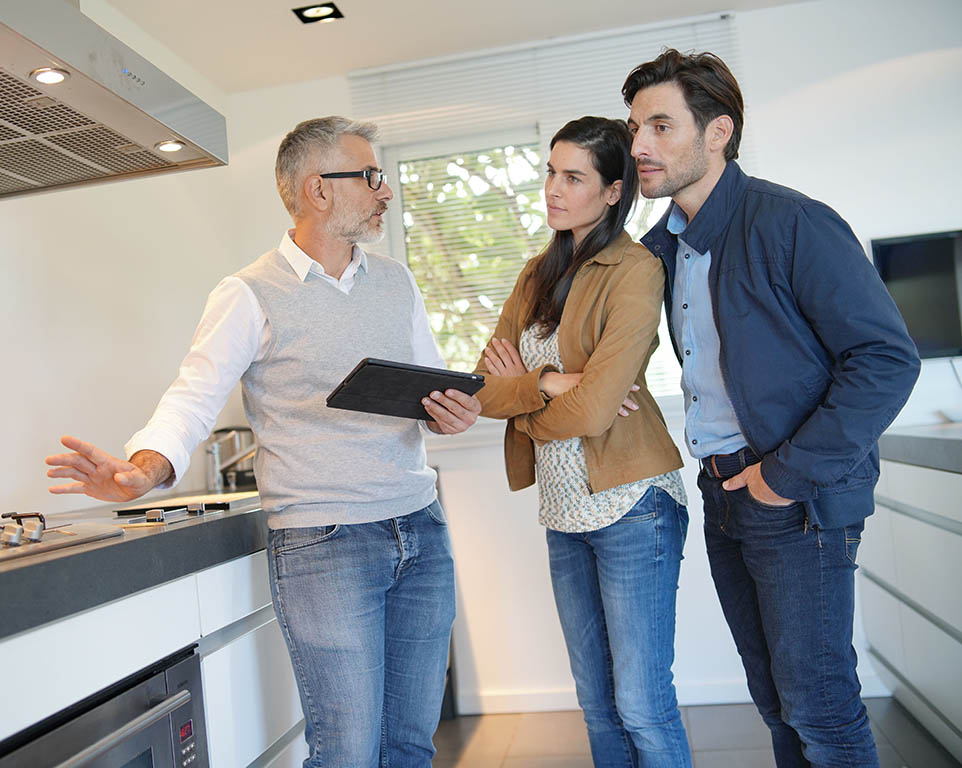 faites appel &agrave; un artisan sp&eacute;cialis&eacute; en r&eacute;novation &agrave; suresnes pour des travaux fiables et sur-mesure : r&eacute;novation int&eacute;rieure, peinture, plomberie, &eacute;lectricit&eacute; et plus. service de qualit&eacute; et devis gratuit.