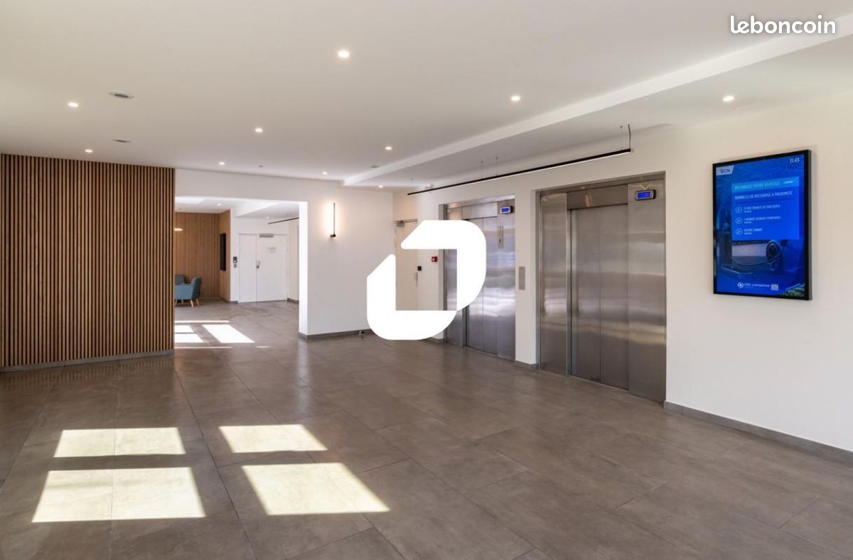 d&eacute;couvrez ce bureau r&eacute;nov&eacute; &agrave; suresnes, alliant modernit&eacute;, confort et fonctionnalit&eacute;. id&eacute;al pour d&eacute;velopper votre activit&eacute; dans un environnement professionnel et attractif aux portes de paris.