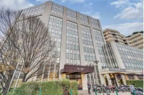 d&eacute;couvrez des bureaux modernes &agrave; suresnes, con&ccedil;us pour optimiser votre confort et votre productivit&eacute;. espaces lumineux, &eacute;quipements de pointe et emplacement id&eacute;al aux portes de paris.