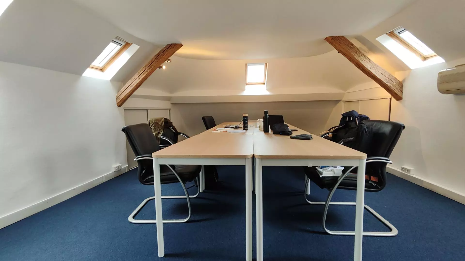 d&eacute;couvrez des bureaux modernes &agrave; suresnes, con&ccedil;us pour offrir confort, flexibilit&eacute; et efficacit&eacute; &agrave; votre entreprise. profitez d&rsquo;espaces lumineux, &eacute;quip&eacute;s et id&eacute;alement situ&eacute;s aux portes de paris.