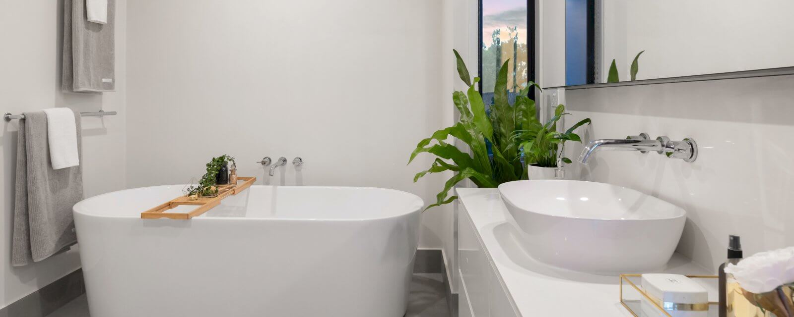 obtenez rapidement un devis personnalis&eacute; pour la r&eacute;novation de votre salle de bain &agrave; suresnes. profitez de conseils d&rsquo;experts et d&rsquo;un accompagnement sur mesure pour tous vos travaux.