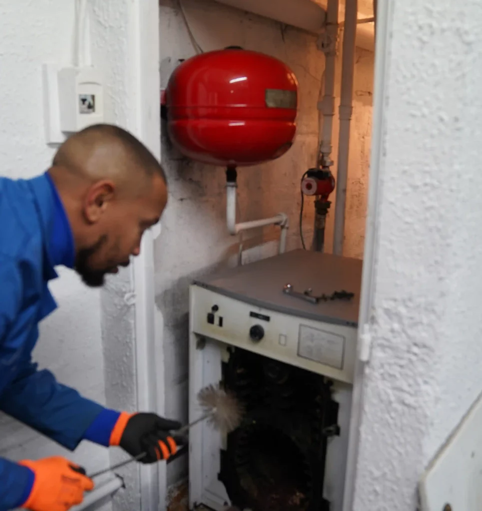 profitez d'un service professionnel d'entretien de chaudière à suresnes. intervention rapide, sécurité garantie et optimisation des performances pour votre chauffage. demandez votre devis dès maintenant !