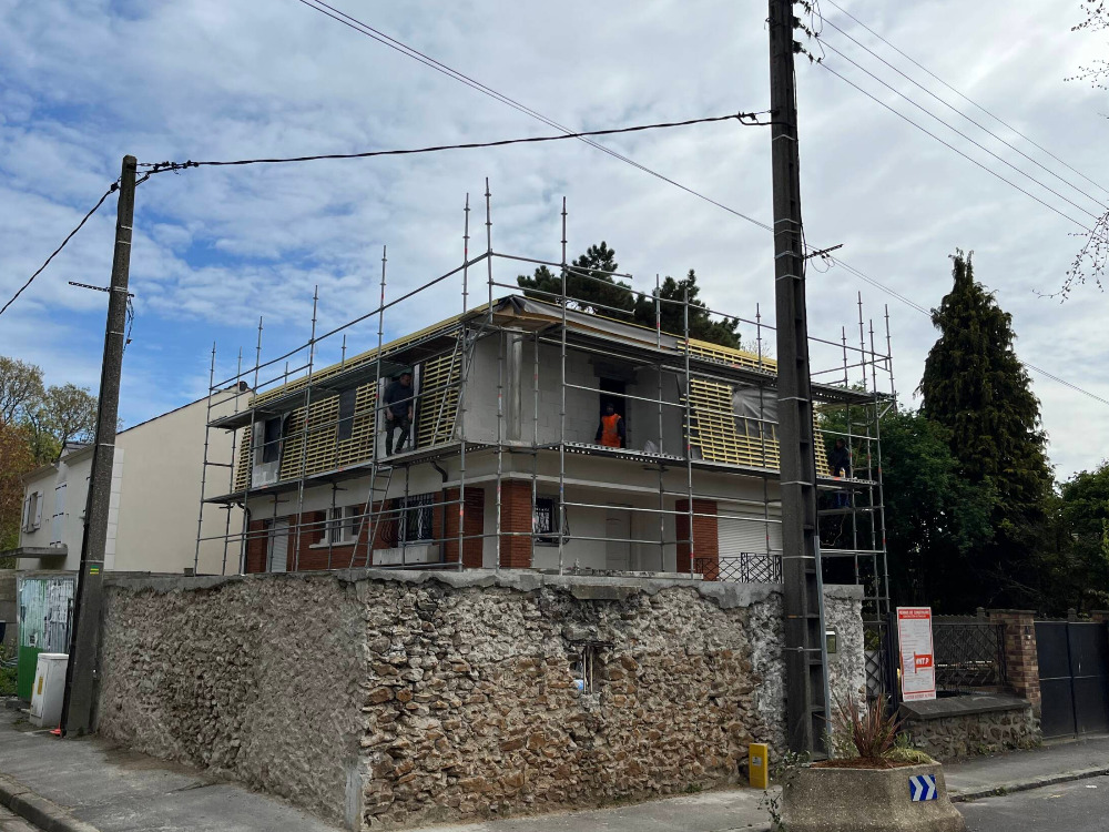 d&eacute;couvrez nos solutions de peinture durable &agrave; suresnes : des produits &eacute;cologiques et r&eacute;sistants pour vos projets de r&eacute;novation ou de d&eacute;coration, respectueux de l&rsquo;environnement et offrant une finition de qualit&eacute; professionnelle.