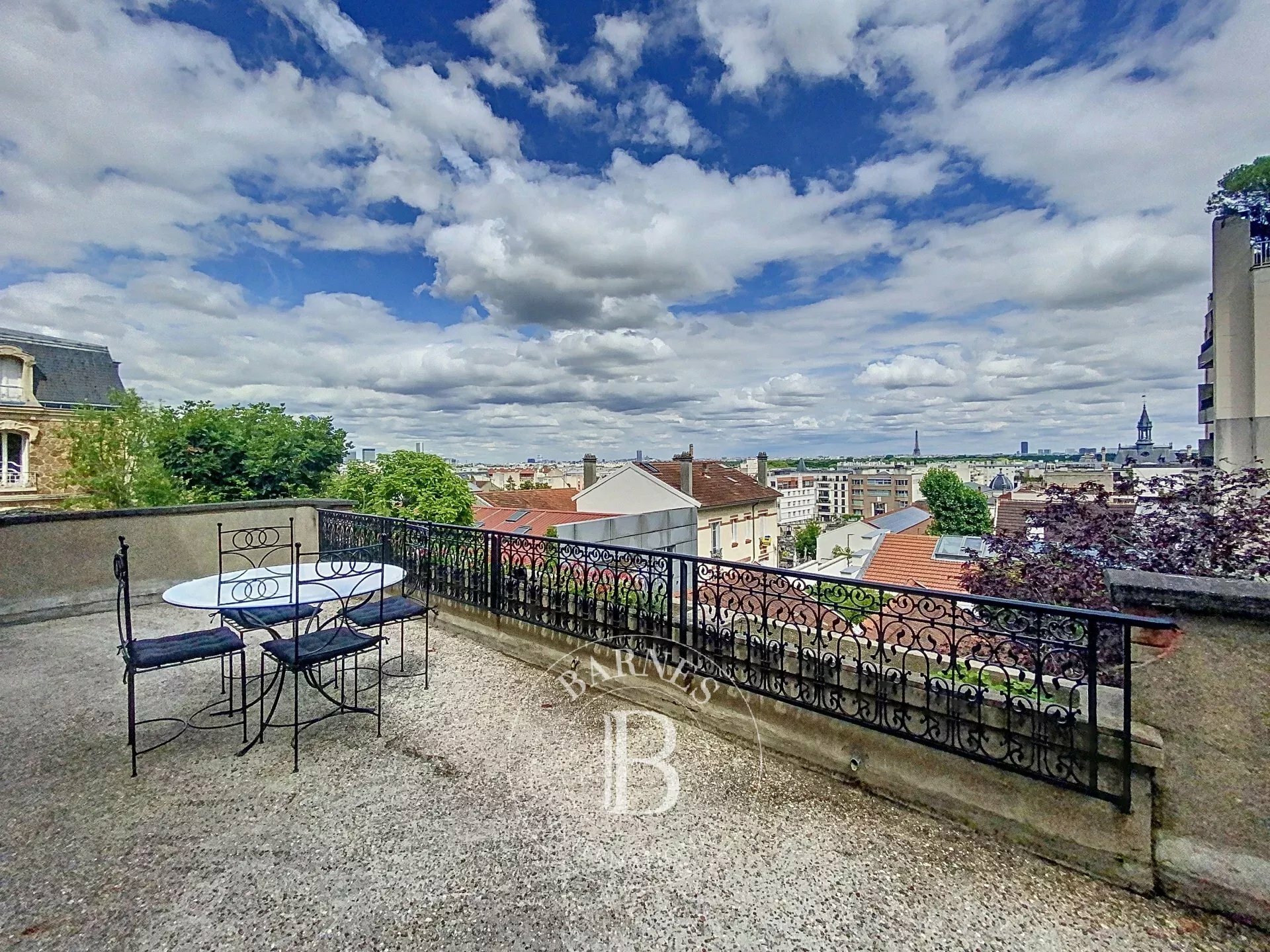 besoin de rafra&icirc;chir votre int&eacute;rieur ou ext&eacute;rieur &agrave; suresnes ? nos experts en peinture maison vous garantissent un travail soign&eacute;, des finitions impeccables et des conseils personnalis&eacute;s. demandez votre devis gratuit !