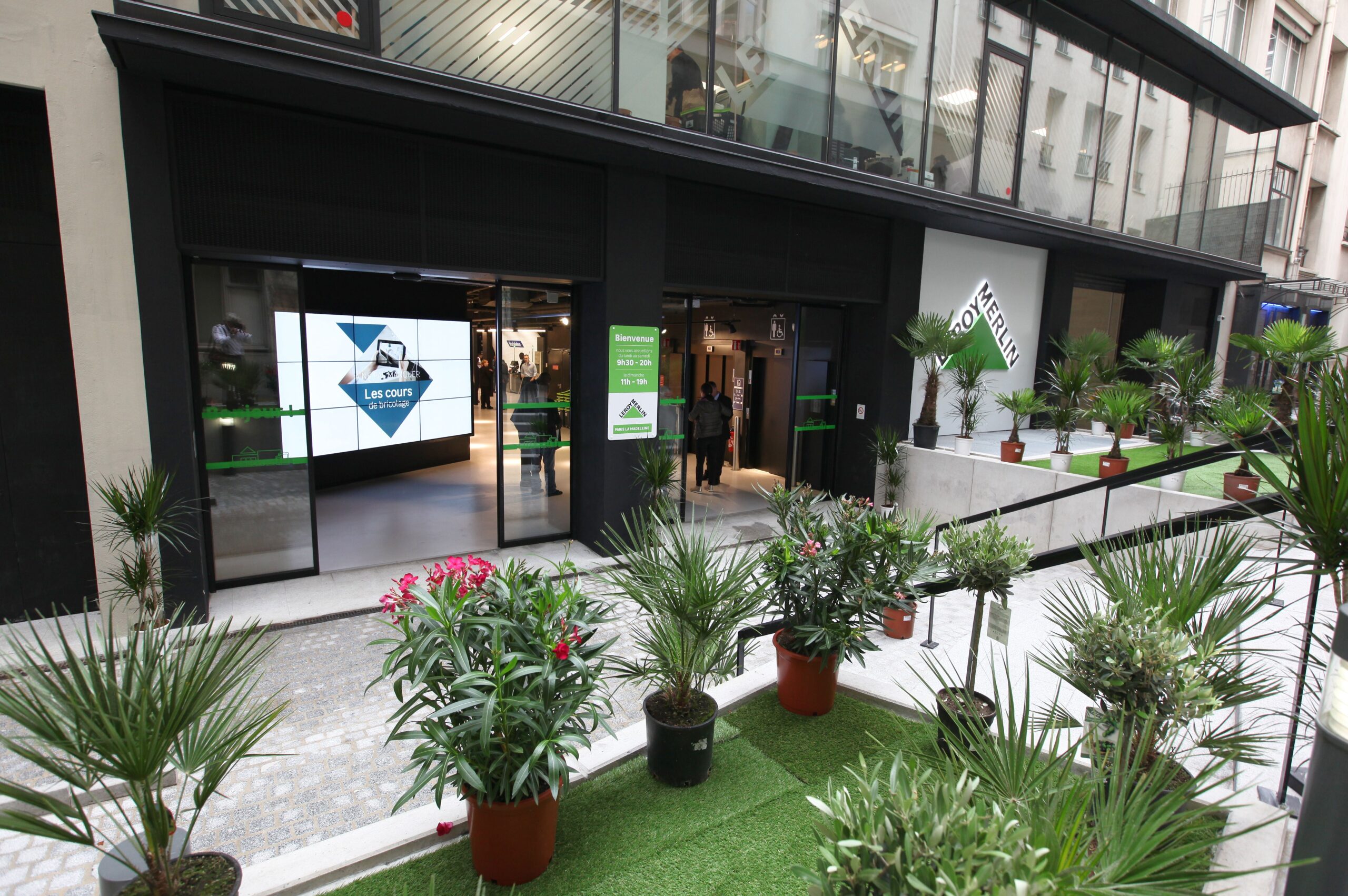 d&eacute;couvrez les tendances actuelles de la peinture &agrave; suresnes : couleurs modernes, id&eacute;es d&eacute;co, peintres professionnels et inspirations pour relooker votre int&eacute;rieur en accord avec les derni&egrave;res modes.