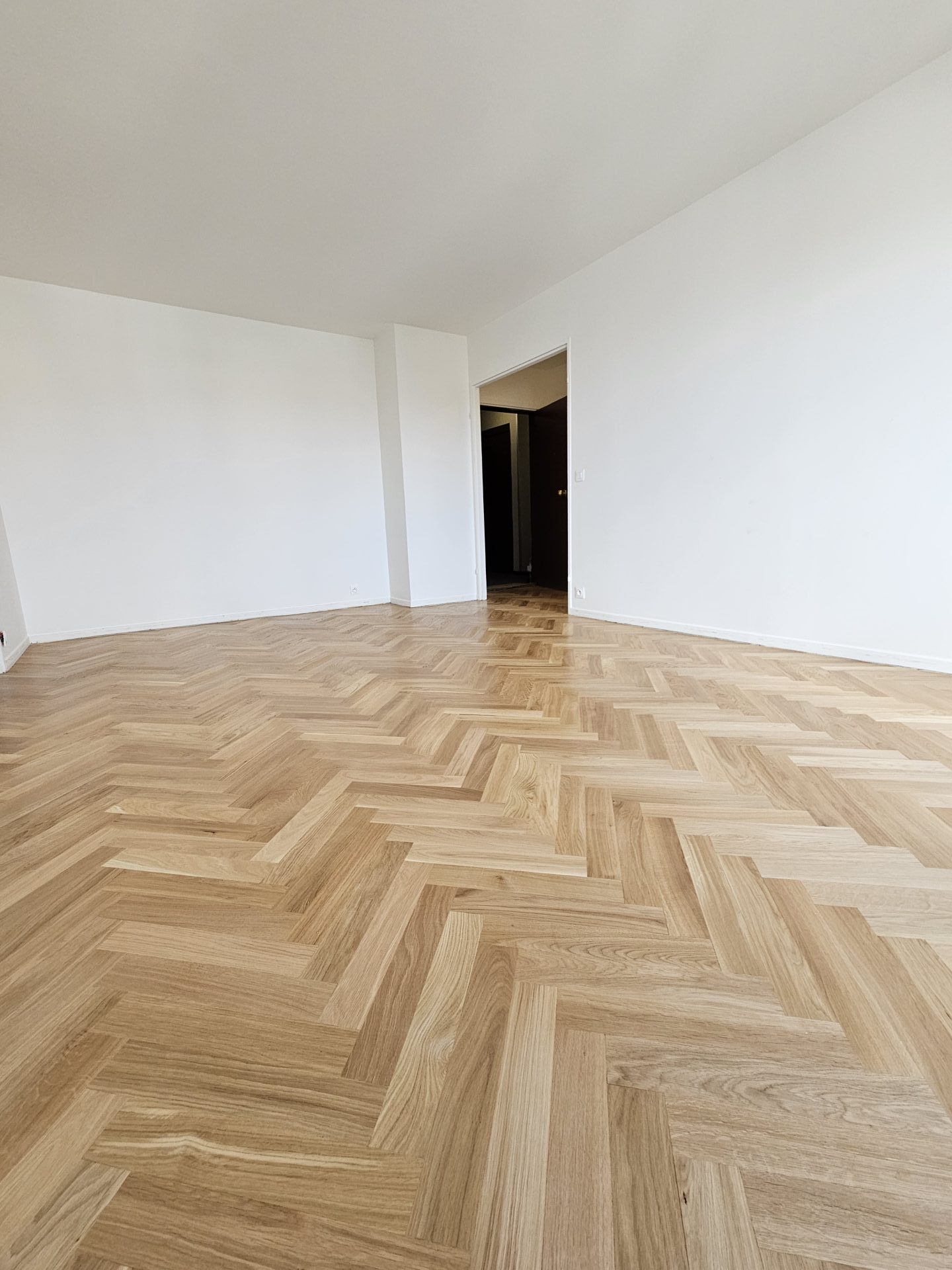 confiez la pose de votre parquet &agrave; suresnes &agrave; des professionnels qualifi&eacute;s. installation soign&eacute;e, conseils personnalis&eacute;s et finitions impeccables pour tous types de parquets. demandez votre devis gratuit !