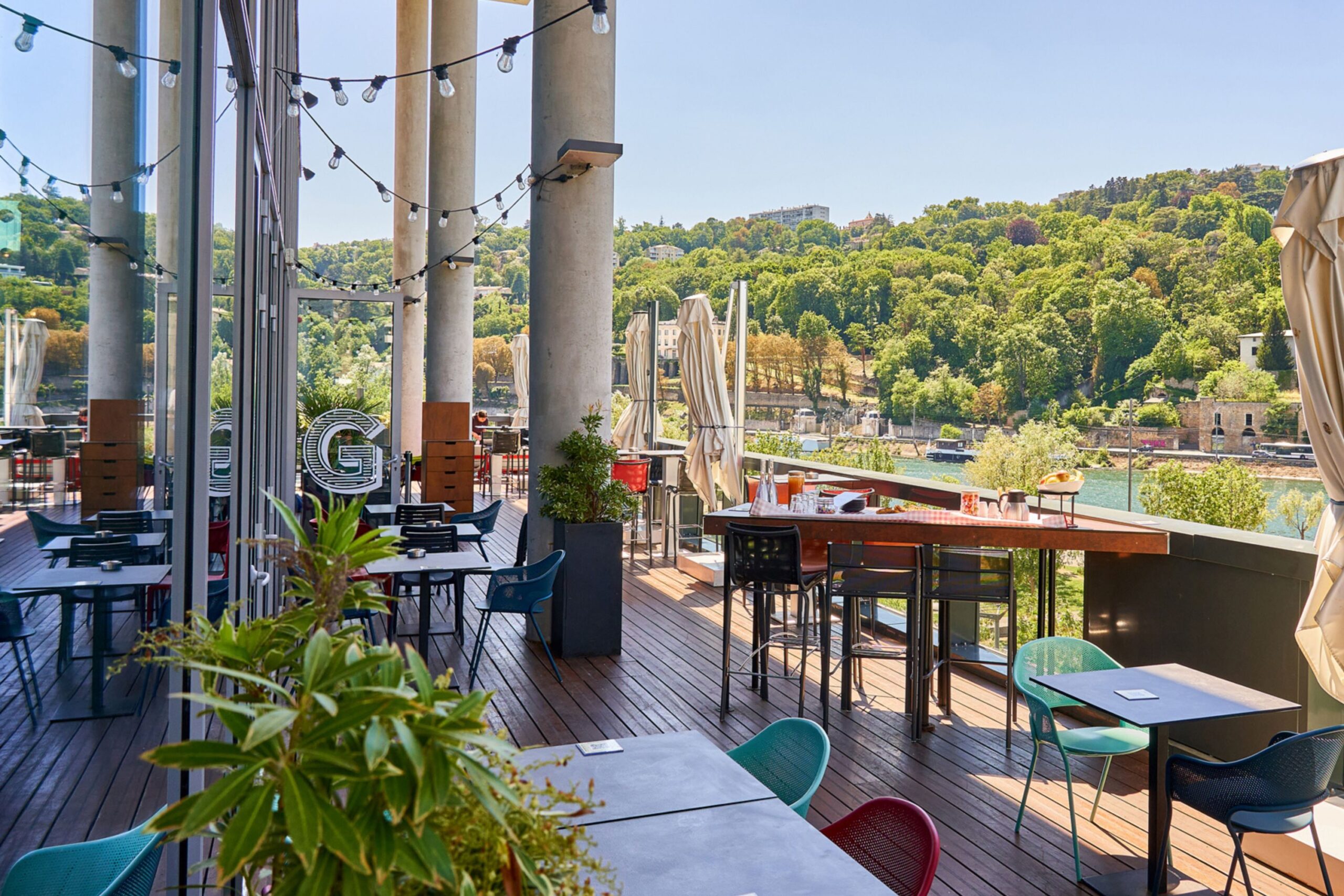 donnez un nouvel &eacute;lan &agrave; votre espace &agrave; suresnes gr&acirc;ce &agrave; nos conseils et solutions innovantes pour r&eacute;am&eacute;nager, d&eacute;corer et dynamiser votre environnement professionnel ou personnel.