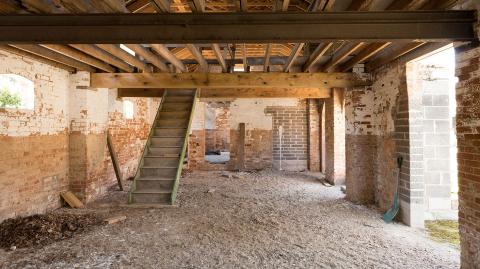 confiez vos travaux de r&eacute;novation &agrave; des experts et transformez votre int&eacute;rieur selon vos envies. prestation sur-mesure pour maisons et appartements. devis gratuit, accompagnement personnalis&eacute;.