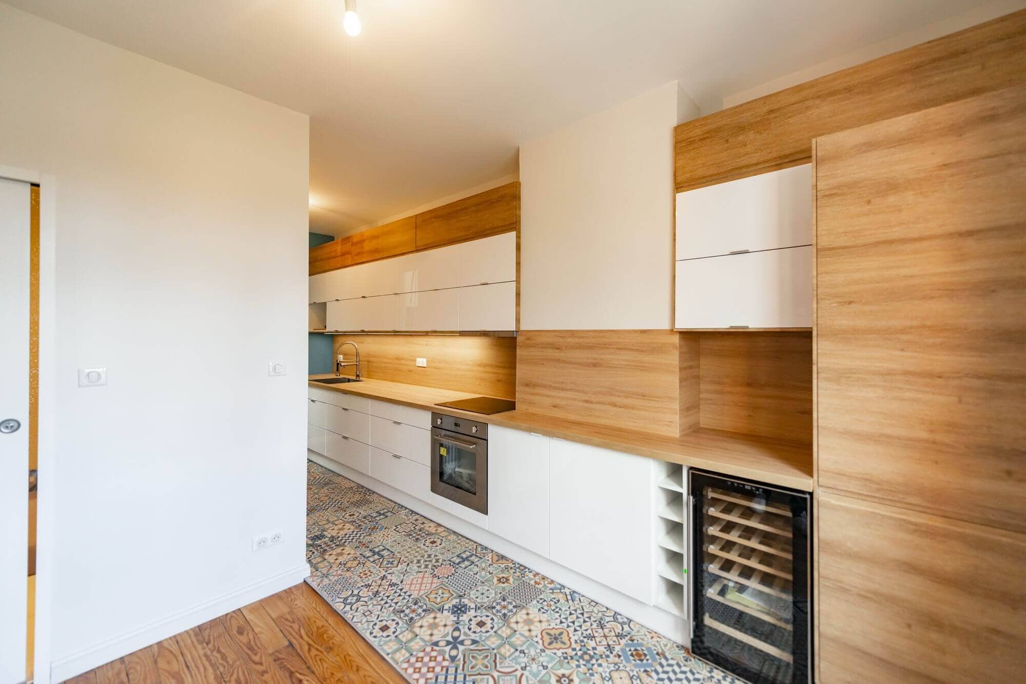 découvrez nos conseils et astuces pour réussir la rénovation de votre appartement : idées déco, choix des matériaux, budget et démarches pour transformer votre espace de vie.