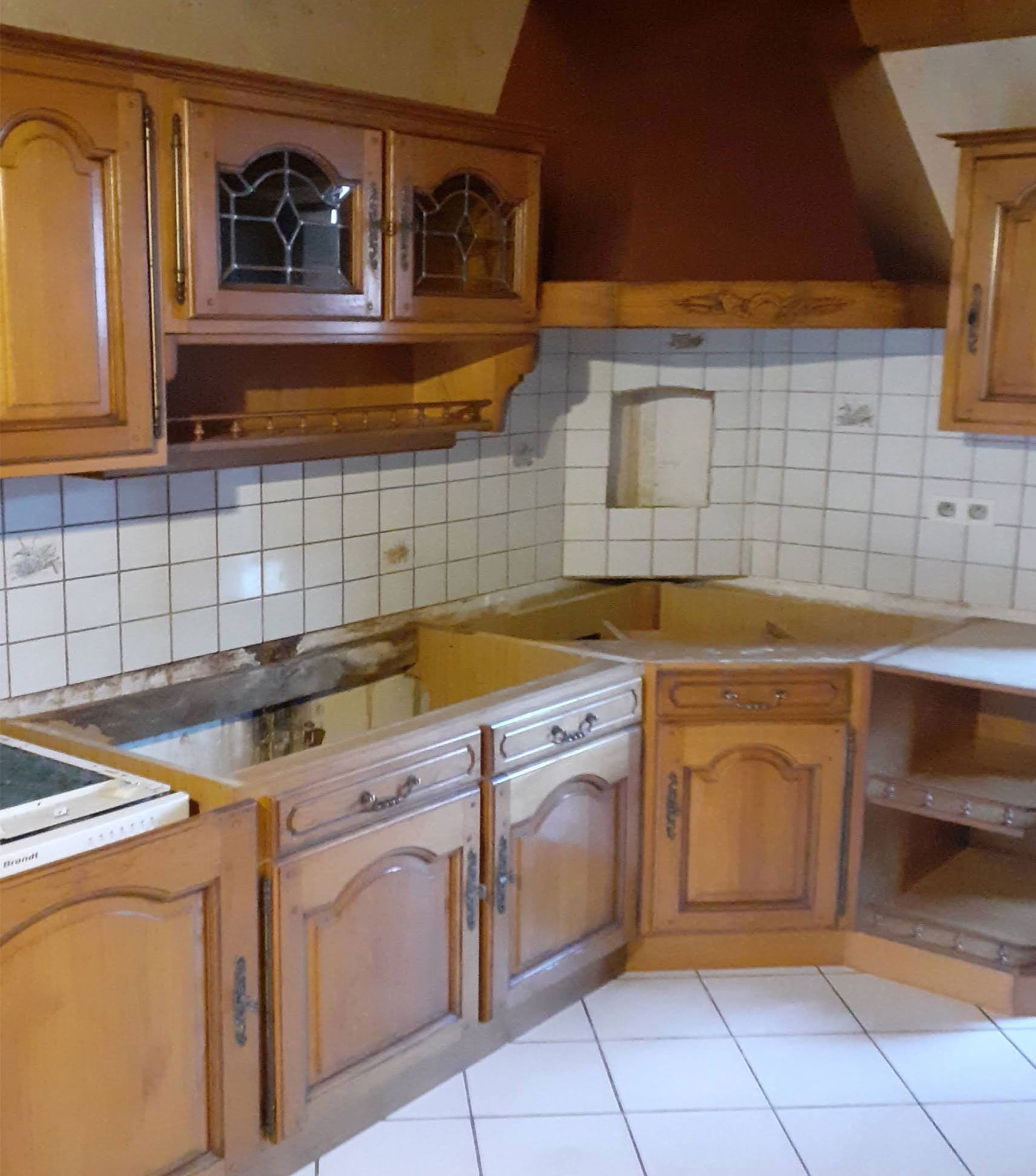 d&eacute;couvrez nos conseils et id&eacute;es pour r&eacute;ussir la r&eacute;novation de votre cuisine : astuces, choix des mat&eacute;riaux, optimisation de l&rsquo;espace et tendances pour transformer votre pi&egrave;ce en un espace moderne et fonctionnel.