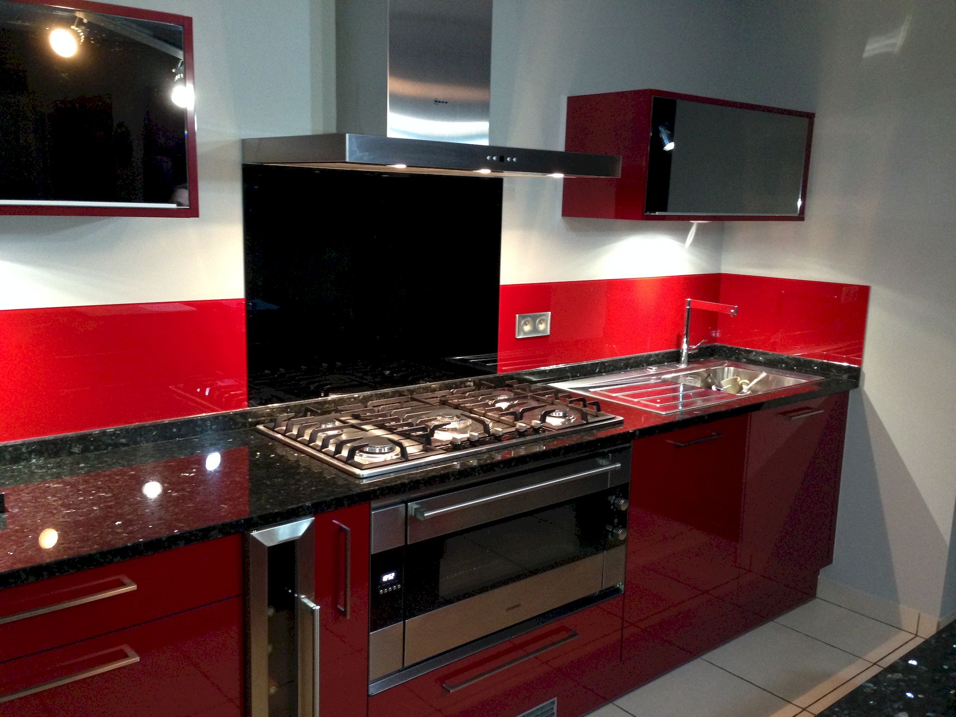 confiez la r&eacute;novation de votre cuisine &agrave; suresnes &agrave; des experts. modernisation, am&eacute;nagement sur-mesure et finitions de qualit&eacute; pour transformer votre espace selon vos envies.