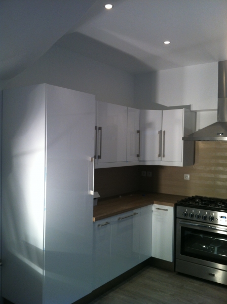 confiez la rénovation de votre cuisine à suresnes à des professionnels qualifiés. solutions personnalisées, matériaux de qualité et accompagnement sur-mesure pour transformer votre espace culinaire.