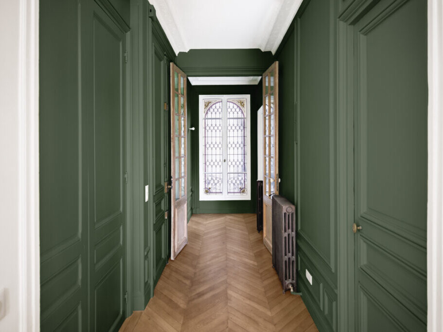 d&eacute;couvrez nos conseils et services pour la r&eacute;novation d&rsquo;appartements haussmanniens : pr&eacute;servation des moulures, parquets et chemin&eacute;es, travaux sur-mesure et valorisation du style historique &agrave; paris.