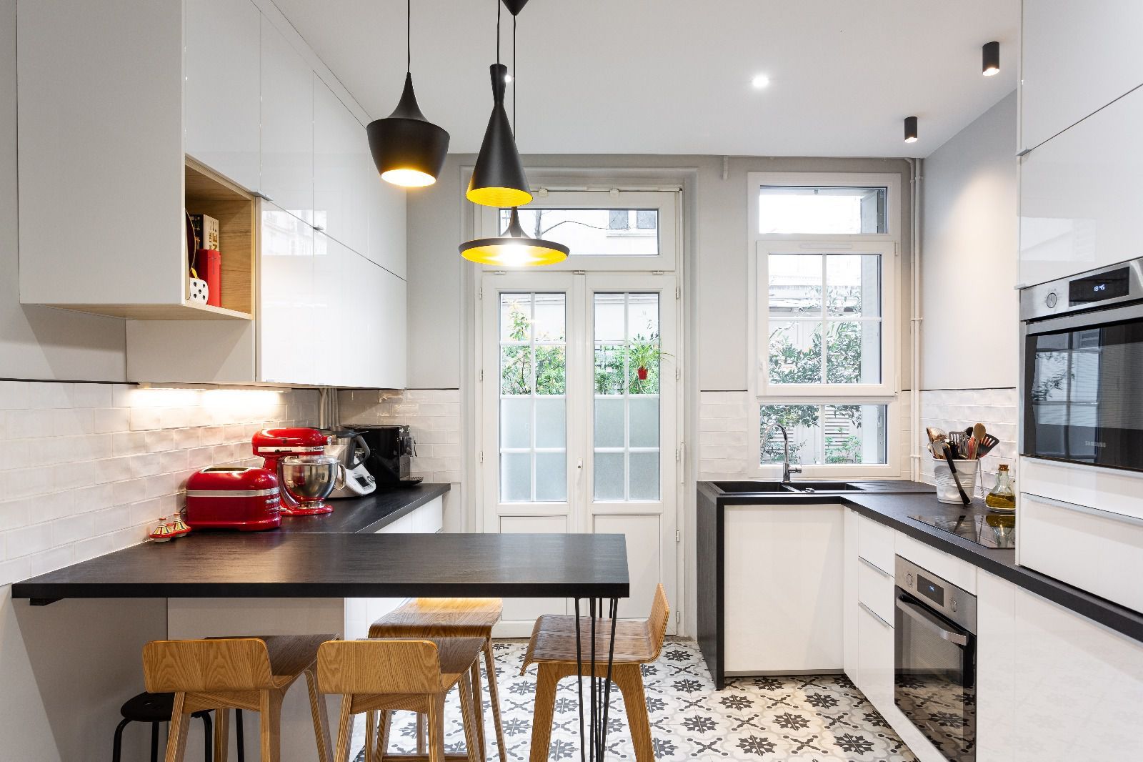 d&eacute;couvrez nos services de r&eacute;novation en &icirc;le-de-france : travaux de qualit&eacute;, conseils sur mesure et accompagnement complet pour r&eacute;nover votre maison ou appartement, du sol au plafond.