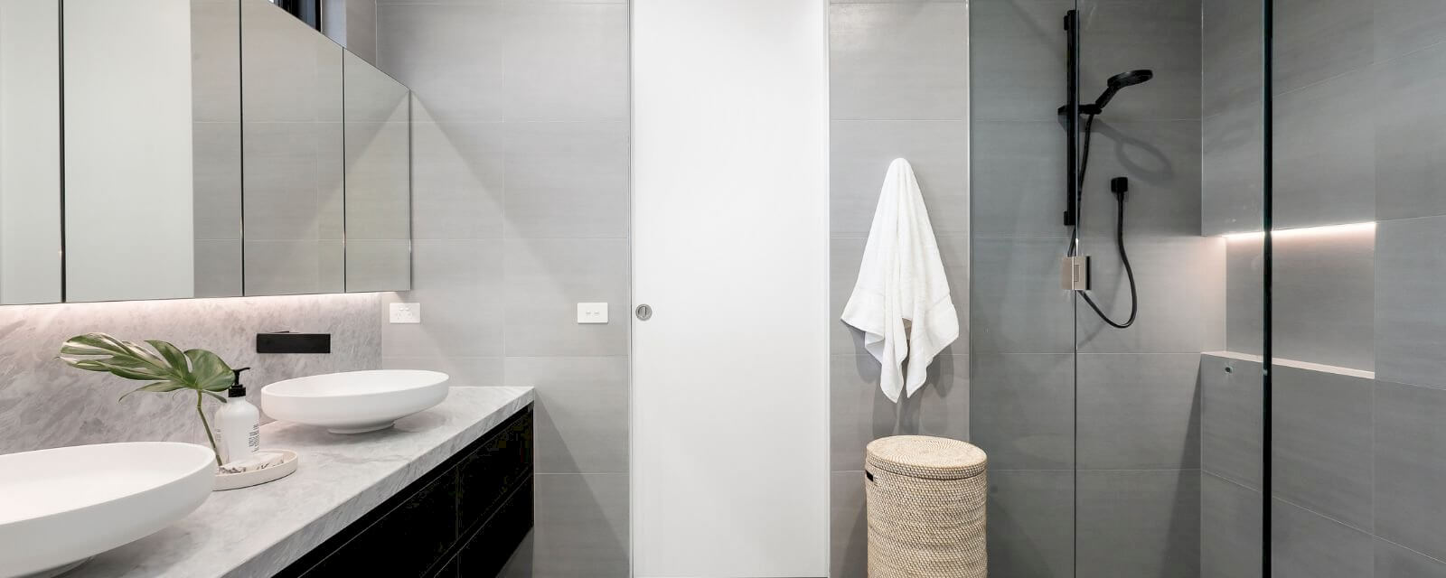 confiez la r&eacute;novation de votre salle de bain &agrave; suresnes &agrave; des experts ! profitez d&rsquo;un espace moderne, fonctionnel et sur-mesure. devis gratuit et accompagnement personnalis&eacute;.