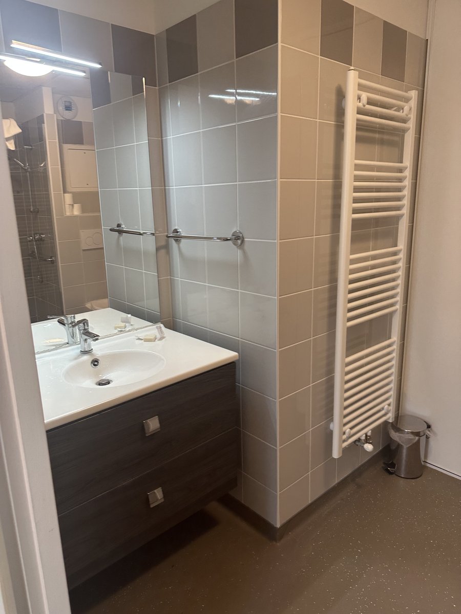 confiez la r&eacute;novation de votre salle de bain &agrave; suresnes &agrave; des experts ! conseils personnalis&eacute;s, mat&eacute;riaux de qualit&eacute; et r&eacute;alisation sur-mesure pour un espace moderne et fonctionnel.