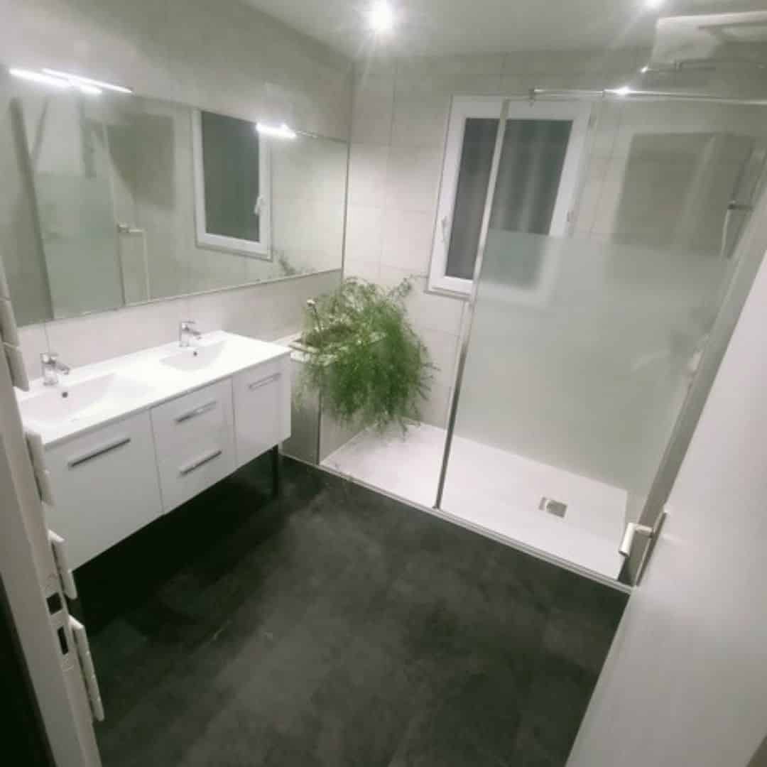 confiez la r&eacute;novation de votre salle de bain &agrave; suresnes &agrave; des experts ! modernisation, am&eacute;nagement sur-mesure et conseils personnalis&eacute;s pour un espace &eacute;l&eacute;gant et fonctionnel.