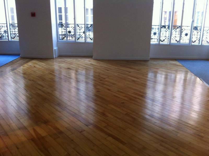 d&eacute;couvrez les &eacute;tapes cl&eacute;s de la r&eacute;novation &agrave; suresnes : conseils, d&eacute;marches, budget et accompagnement pour r&eacute;ussir votre projet immobilier.