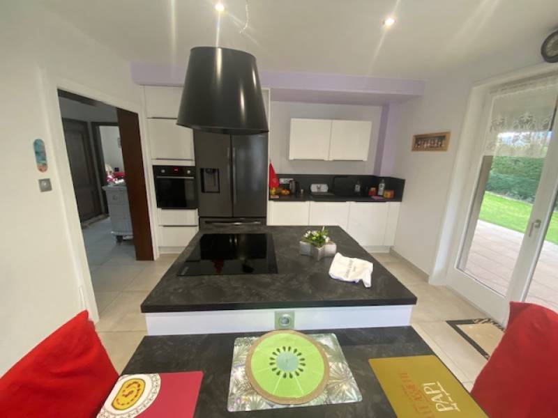 vous souhaitez r&eacute;nover votre cuisine &agrave; suresnes ? b&eacute;n&eacute;ficiez de conseils personnalis&eacute;s, d&rsquo;id&eacute;es modernes et de solutions sur mesure pour transformer votre espace selon vos envies et votre budget.