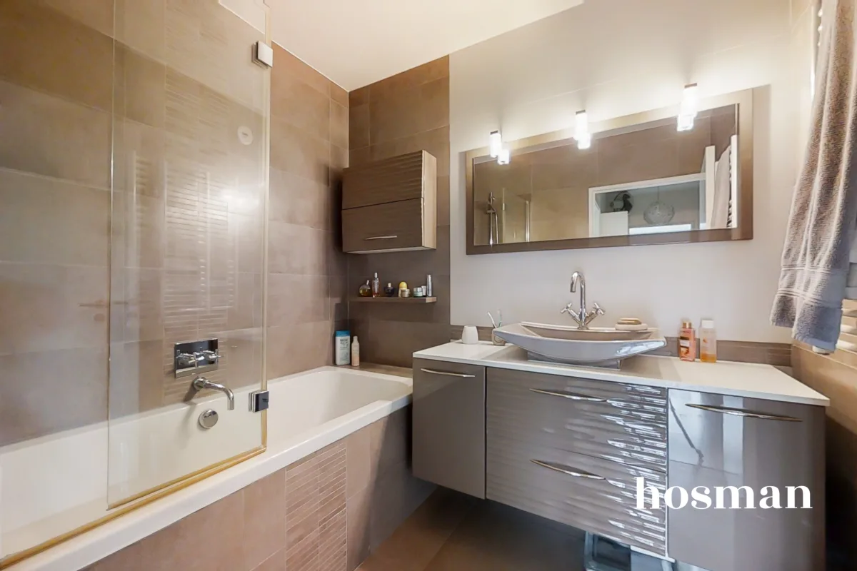 d&eacute;couvrez comment r&eacute;ussir l&rsquo;am&eacute;nagement ou la r&eacute;novation de votre salle de bain &agrave; suresnes avec nos conseils, inspirations et exemples de projets r&eacute;ussis. transformez votre espace en un lieu fonctionnel et &eacute;l&eacute;gant !