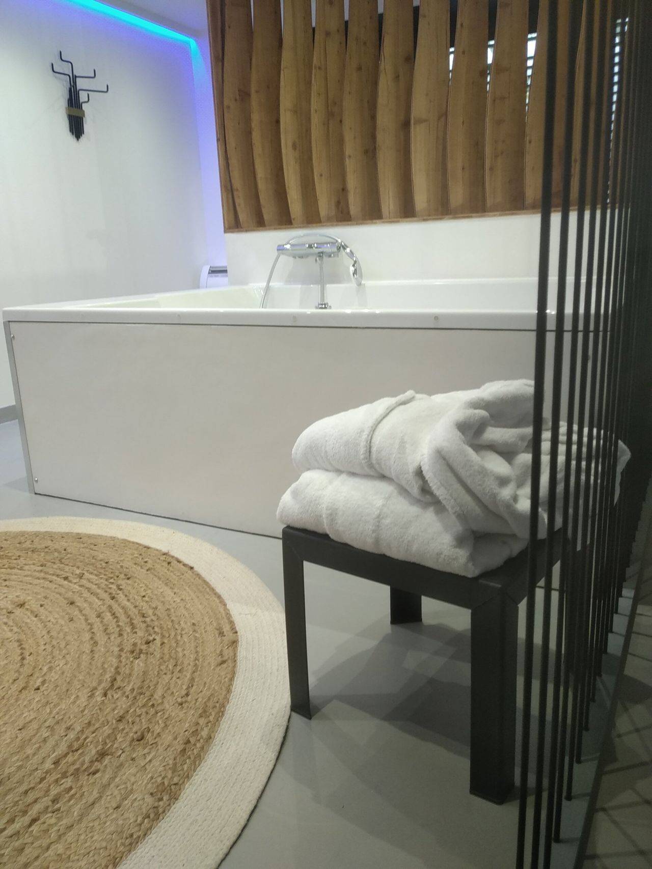 découvrez le coût d’un sol en béton ciré à suresnes : prix au m², facteurs de variation, conseils pour bien estimer votre budget et réussir votre projet d’aménagement intérieur.