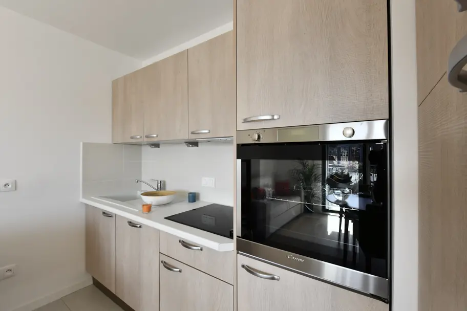 d&eacute;couvrez nos solutions de cuisine moderne &agrave; suresnes, alliant design contemporain et fonctionnalit&eacute; pour un espace culinaire &eacute;l&eacute;gant et pratique.