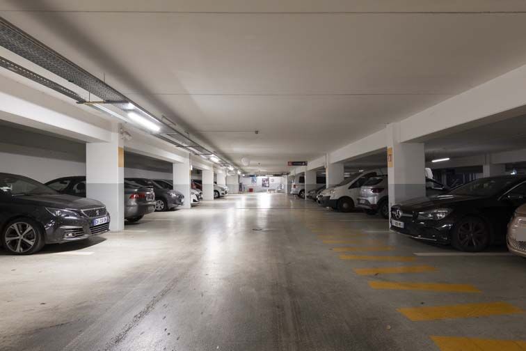 d&eacute;couvrez les tarifs comp&eacute;titifs des garages &agrave; suresnes pour l