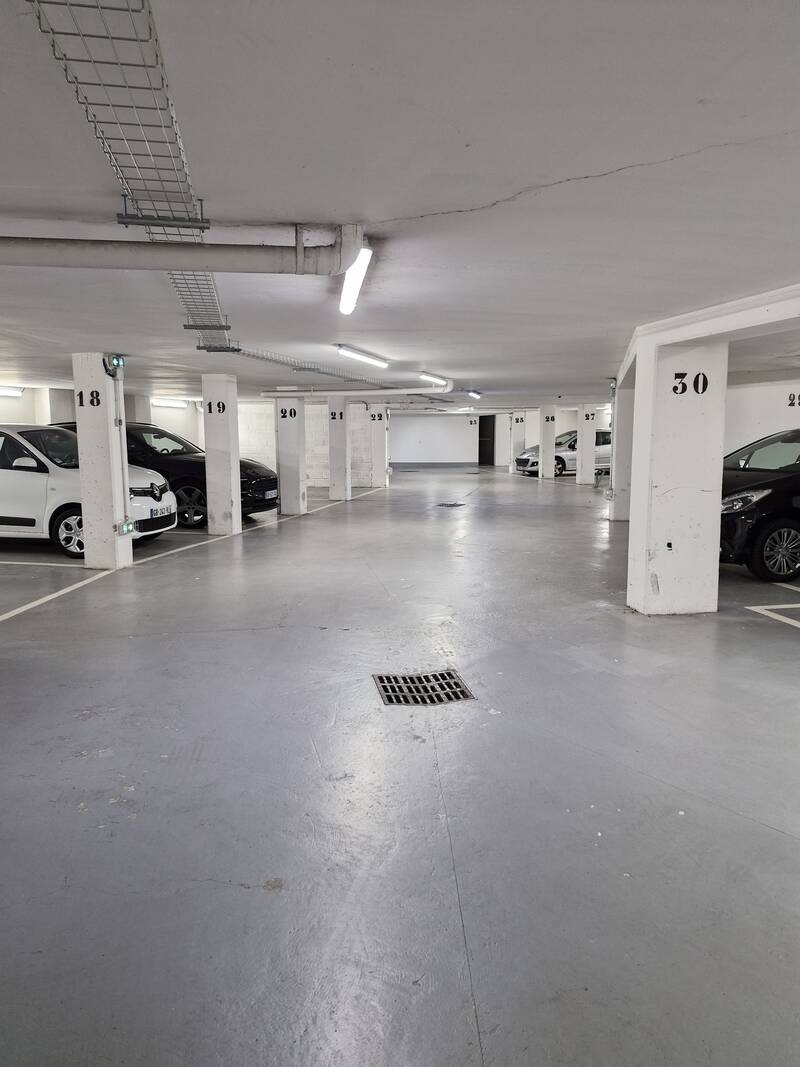 d&eacute;couvrez les tarifs comp&eacute;titifs des garages &agrave; suresnes pour l