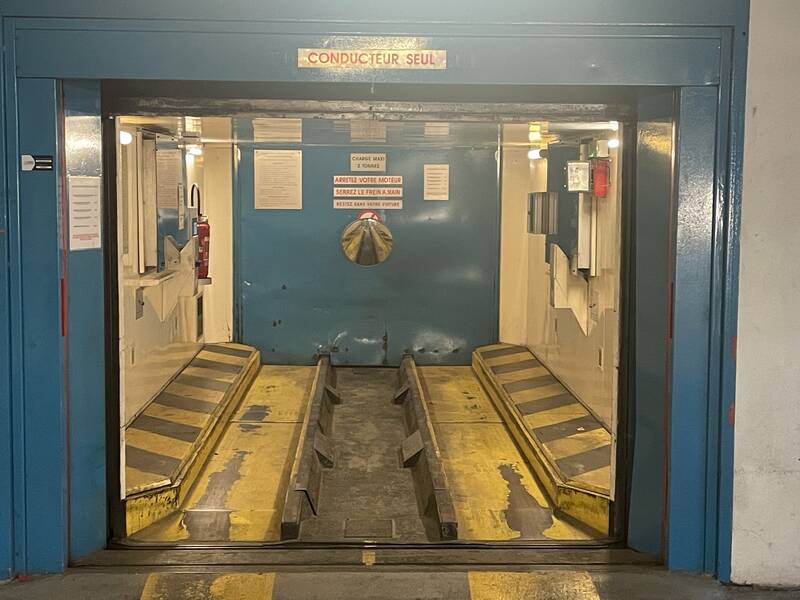 comparez les offres de garages &agrave; suresnes pour trouver les meilleurs prix et services adapt&eacute;s &agrave; vos besoins automobiles.