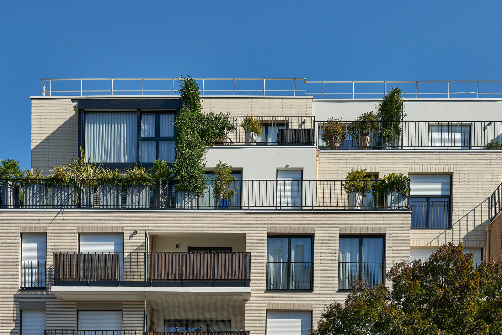 confiez la r&eacute;novation de votre appartement &agrave; suresnes &agrave; des experts qualifi&eacute;s. modernisation, optimisation d&rsquo;espace et finitions sur-mesure pour un int&eacute;rieur unique. devis gratuit et accompagnement personnalis&eacute;.