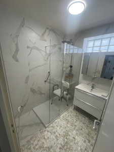 sp&eacute;cialistes de la r&eacute;novation de salle de bain &agrave; suresnes, nous transformons votre espace avec des mat&eacute;riaux de qualit&eacute; et un savoir-faire reconnu. obtenez un devis gratuit pour moderniser votre salle de bain selon vos envies.