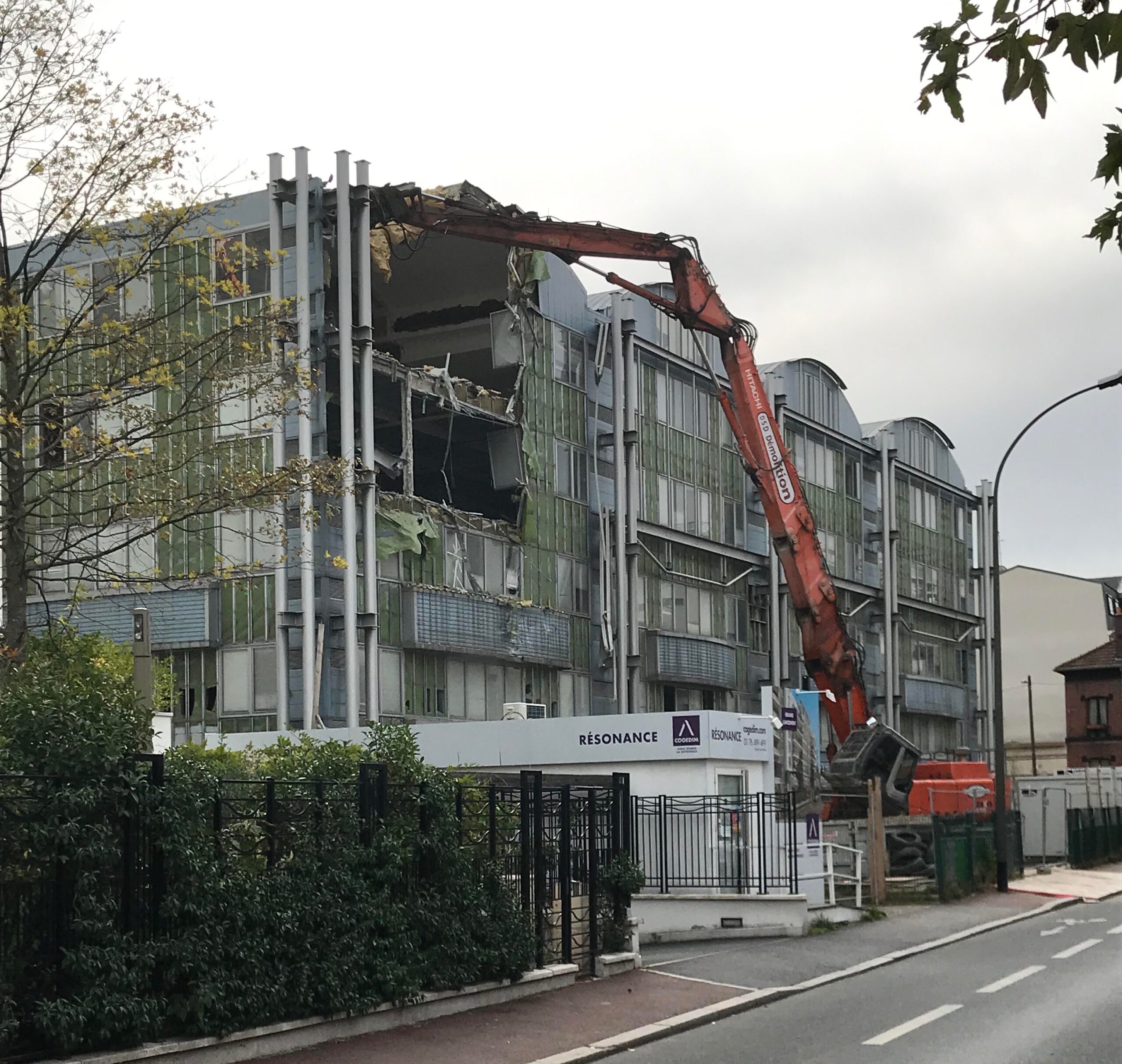 d&eacute;couvrez nos services de travaux &agrave; suresnes : r&eacute;novation, construction et am&eacute;nagement r&eacute;alis&eacute;s par des professionnels qualifi&eacute;s pour un r&eacute;sultat de qualit&eacute;.